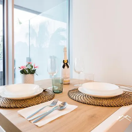 Lägenhet Waterfront Lux|studio|a/c|parking|gym|wifi By Tilo *